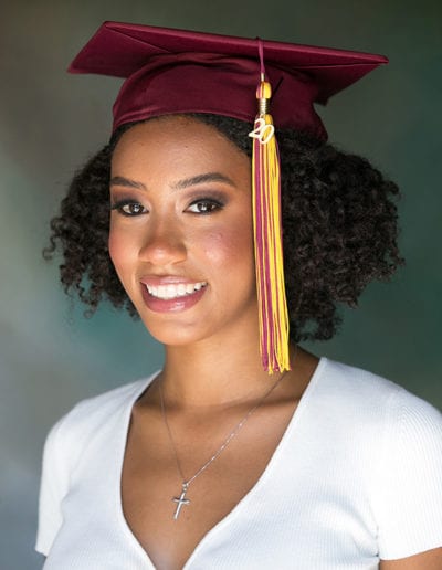 graduating-seniors-photos-in-wixom-mi